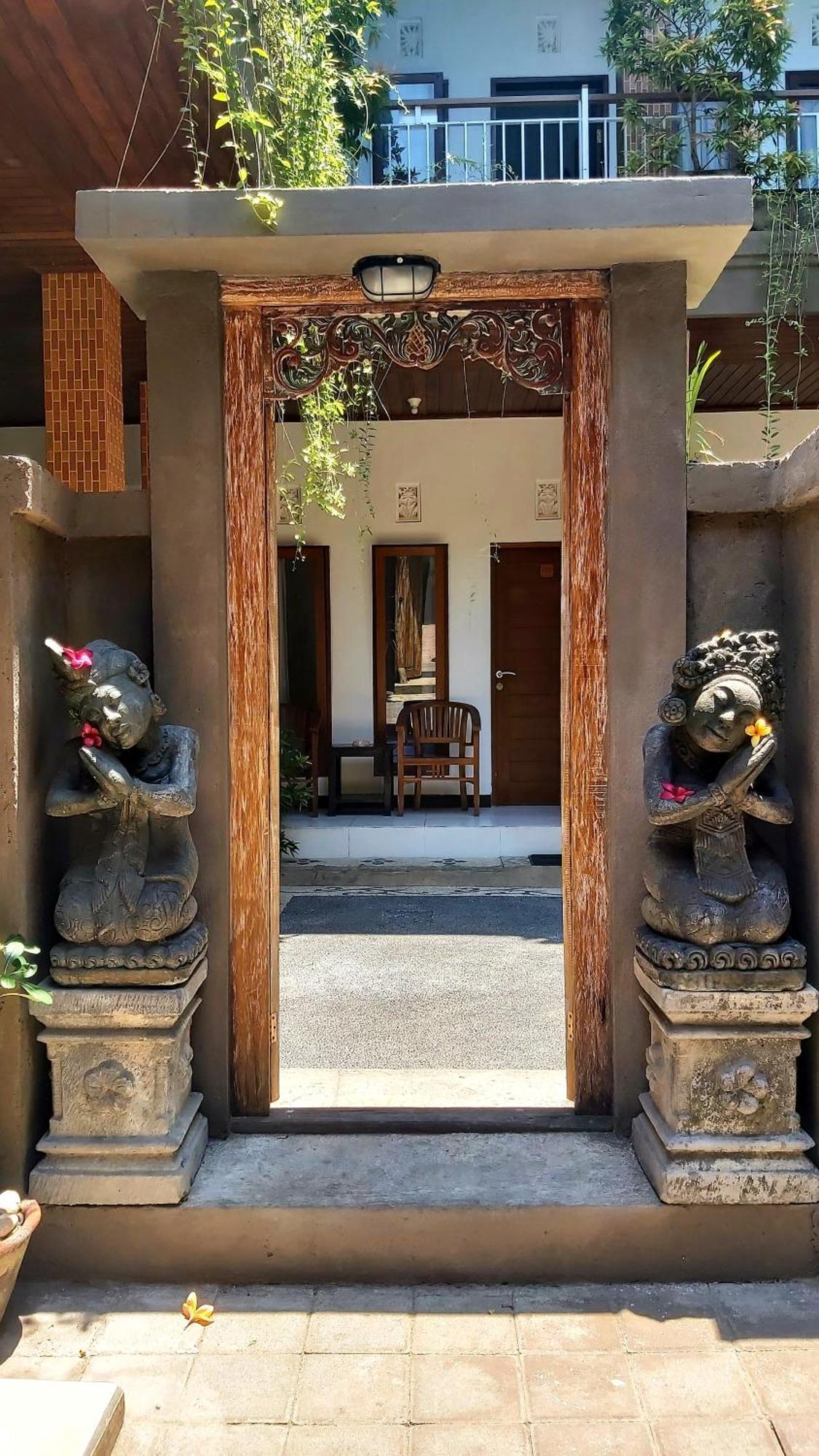 Genta House Guest house *